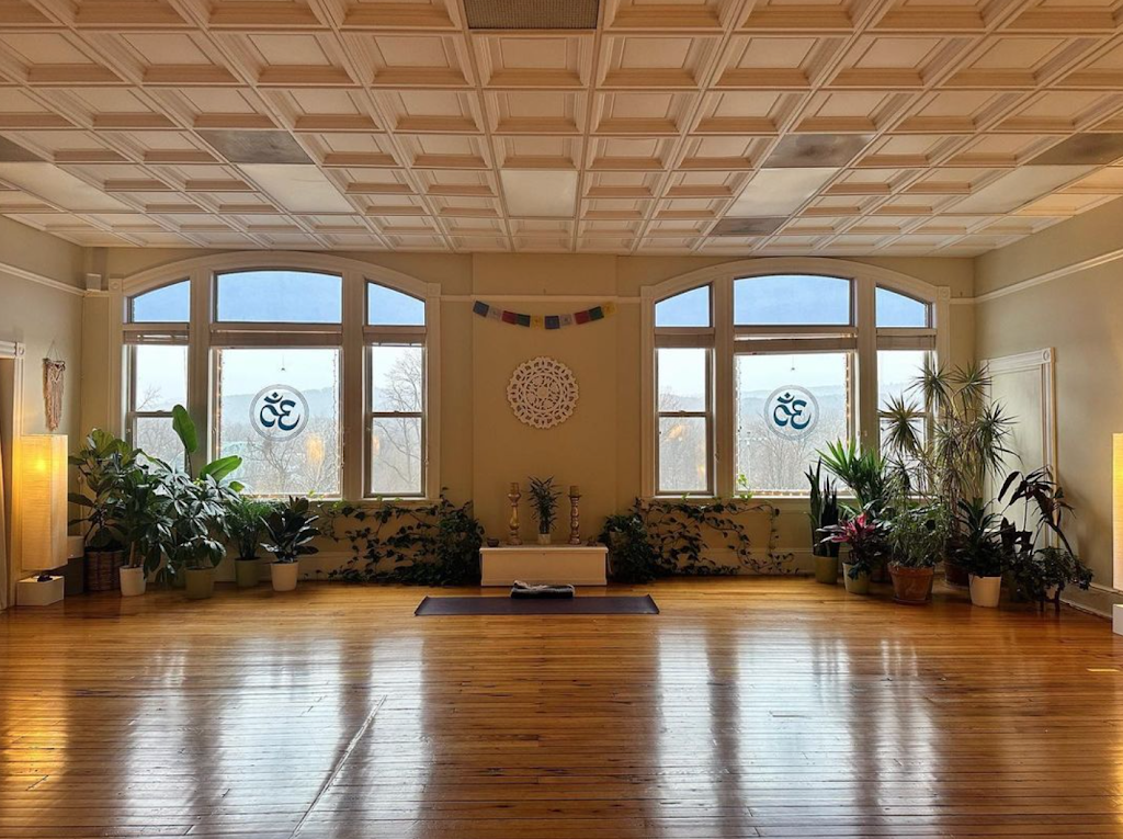  EVOLVE Yoga Wellness Nutrition