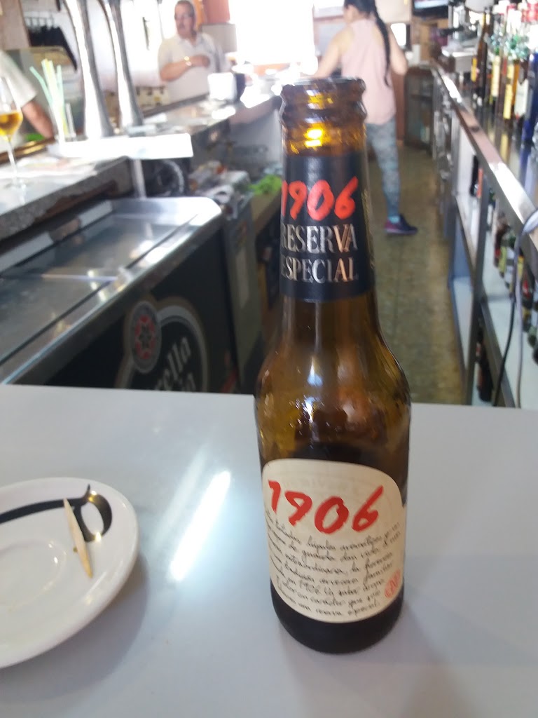 Bar Ateneo — Comida y bebida