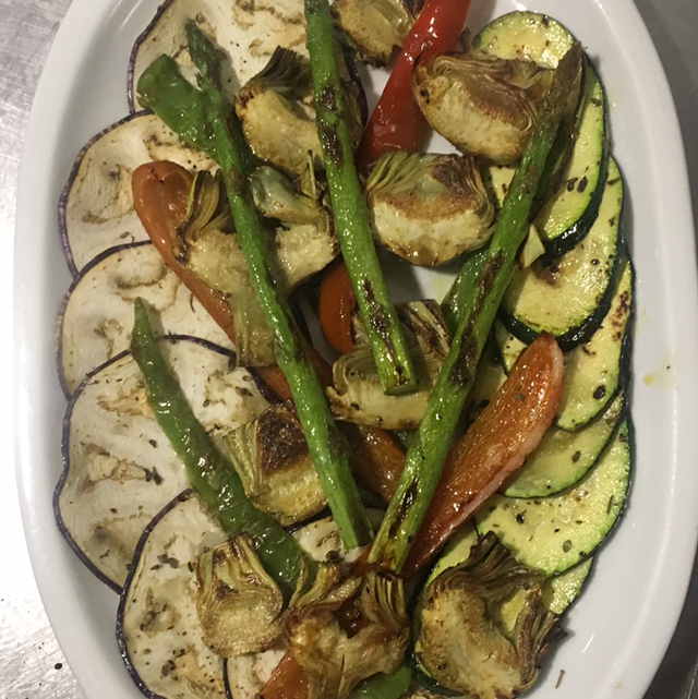 Taperia d'Ana — Comida y bebida