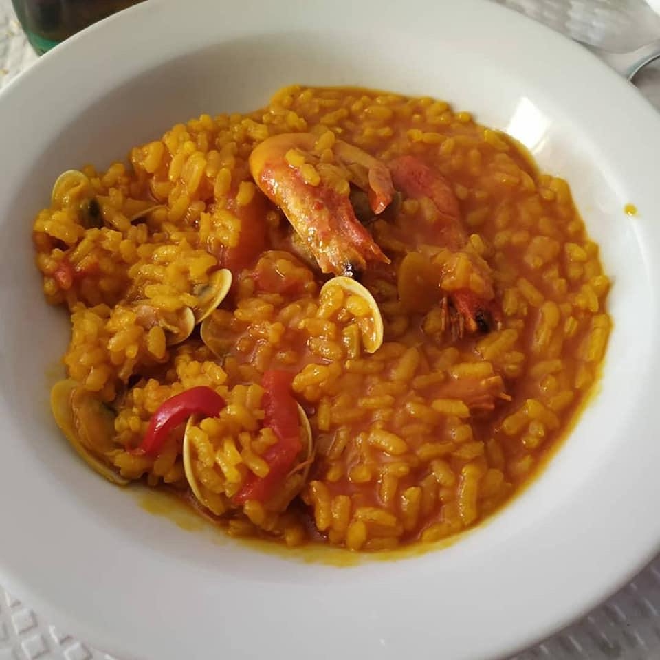 Casa Miguel Angel y Micaela Restaurante comida para llevar. Loterias — Comida y bebida