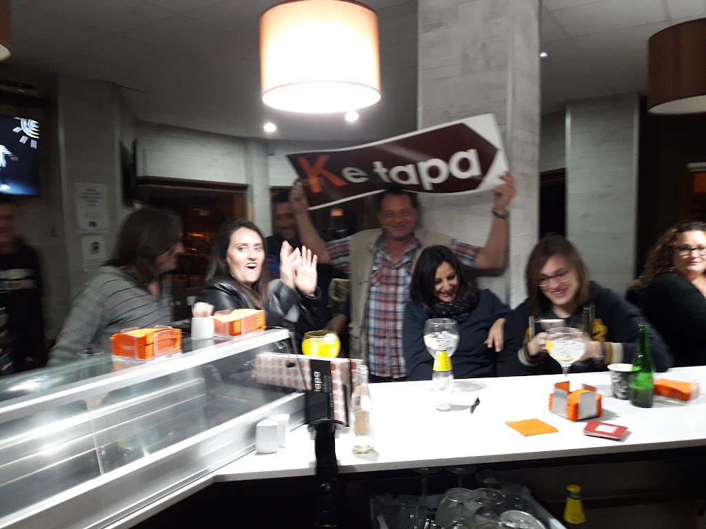 Bar Ke tapa. — Ambiente