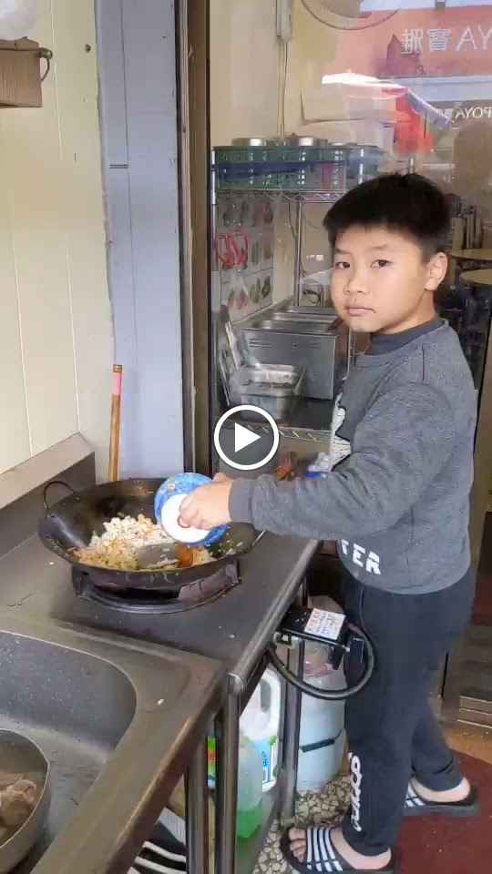 苑裡九妹牛肉麵館（寶雅正對面）附停車場 的照片