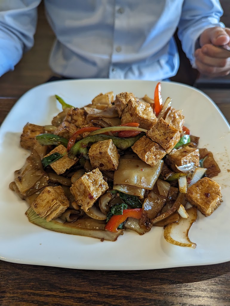 Thai Mom