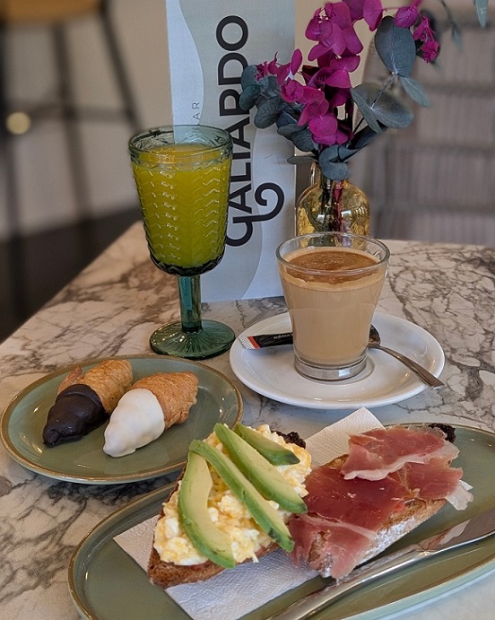 Cafeteria Galiardo — Del propietario