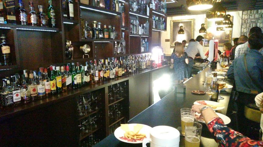 Lord. Brit's beer & Gin Est.