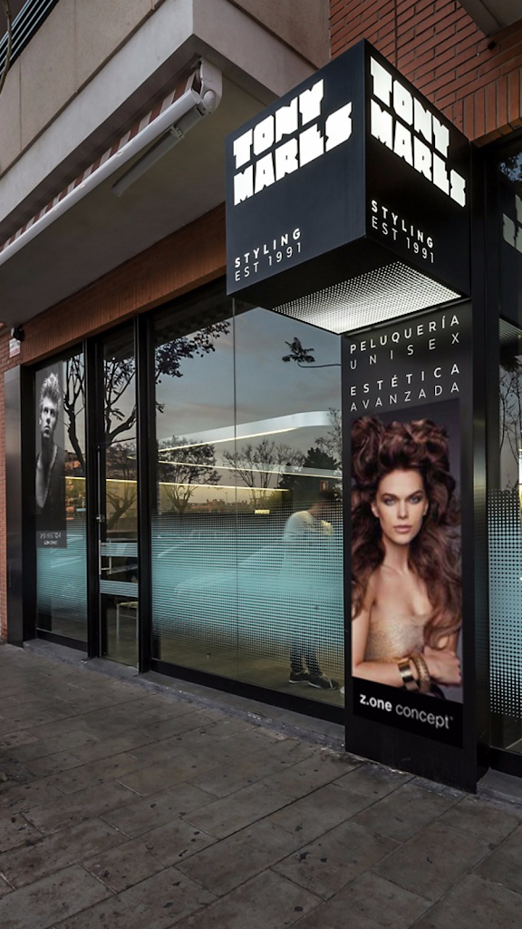 Barberia y Peluqueria Tony Mares — Exterior