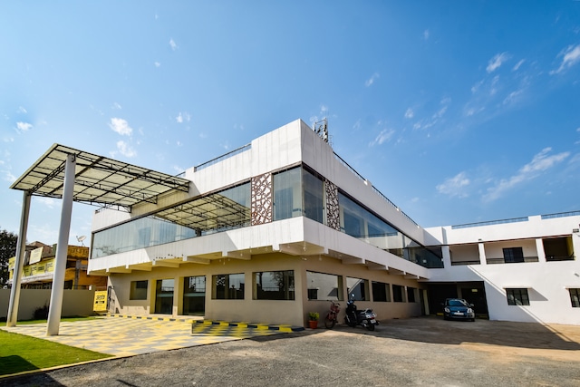 Oyo Hotel Karemore Celebration
