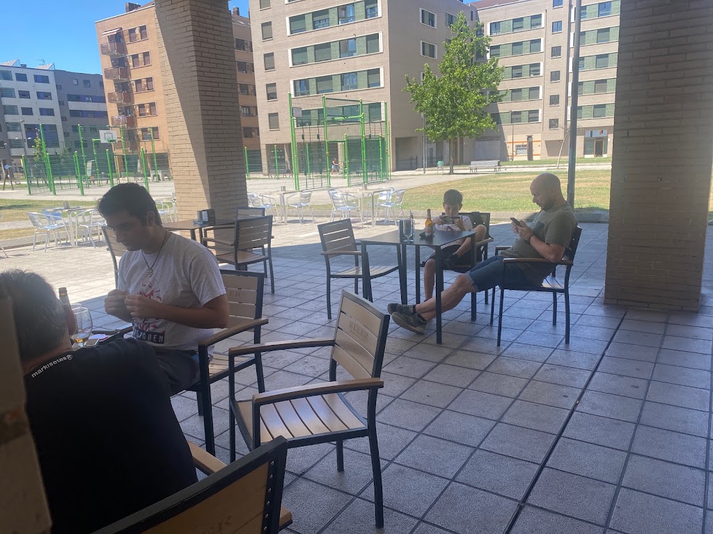 CAFE BAR EL CANTU — Ambiente