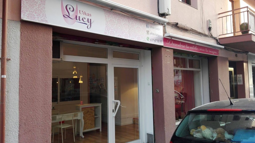 Unas Lucy — Exterior