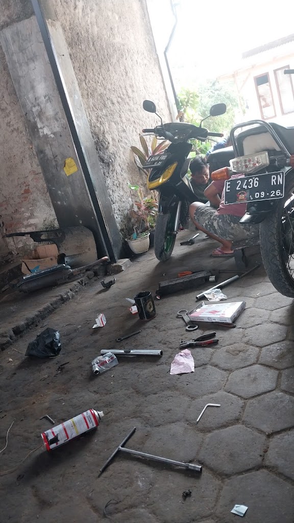 ABSORI BENGKEL MOTOR