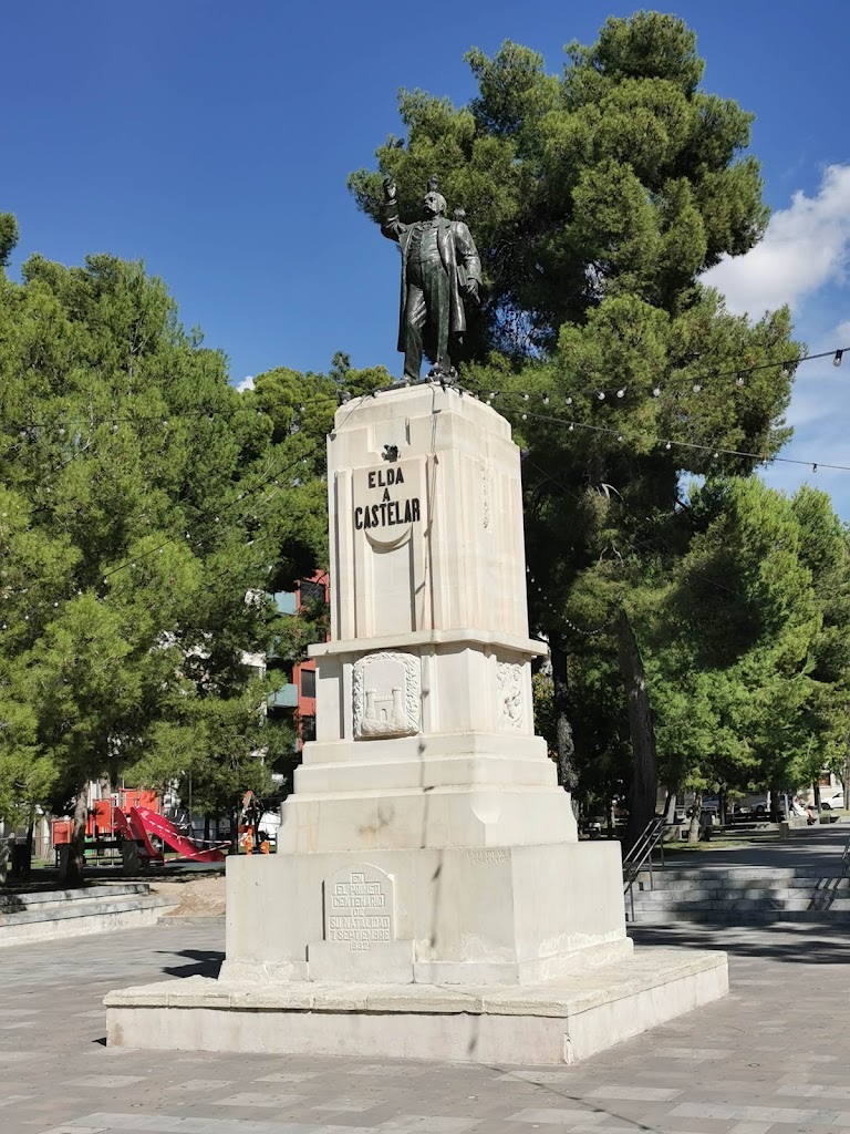 Monumento a Emilio Castelar