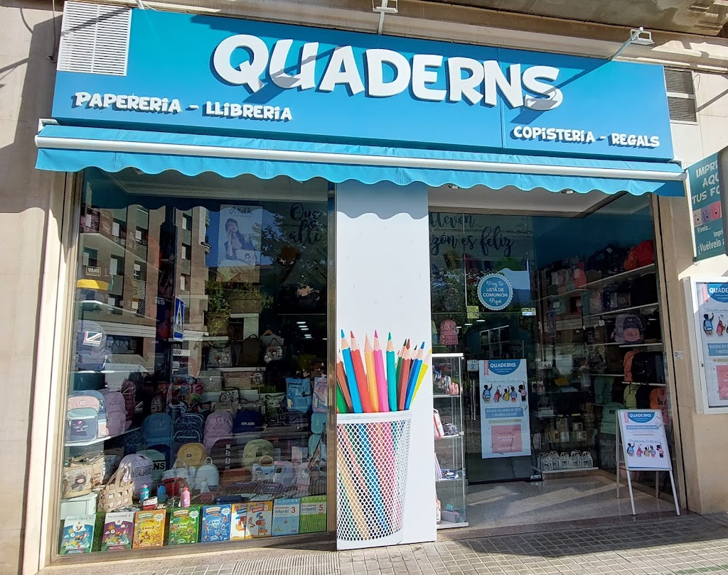 Papereria Llibreria QUADERNS, Regals i Complements