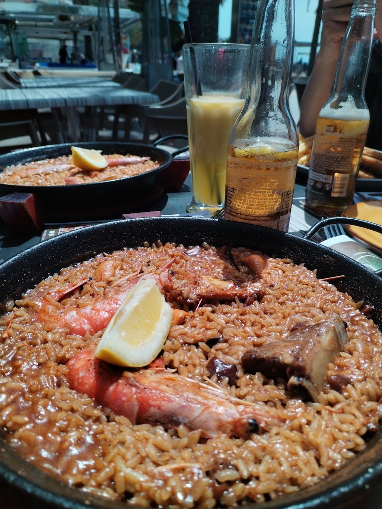 LUNATTIC SALOU — Comida y bebida