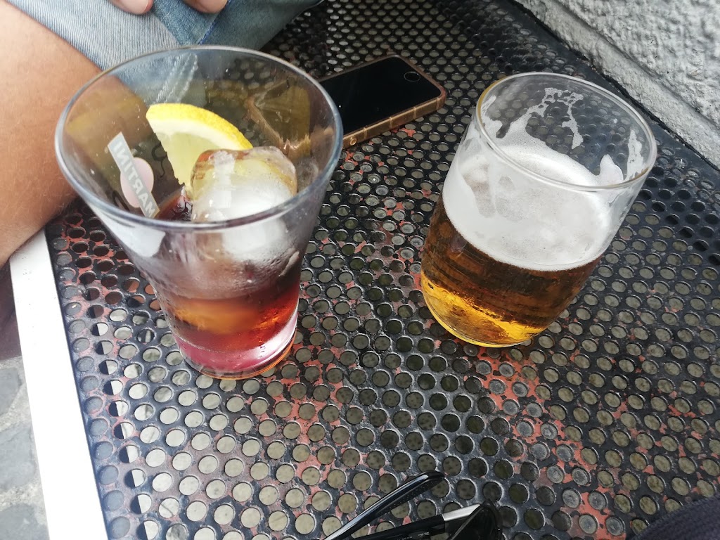 Bar la Calleja — Comida y bebida