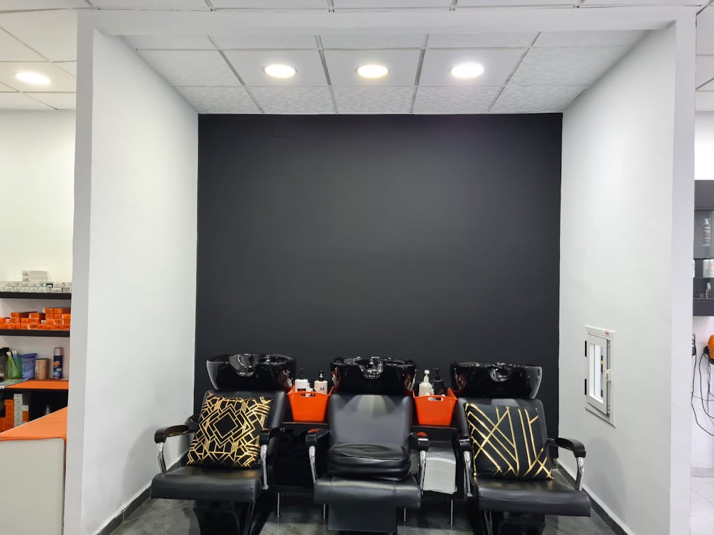 MILANO COSMETICS Hairdressers Low Cost — Interior