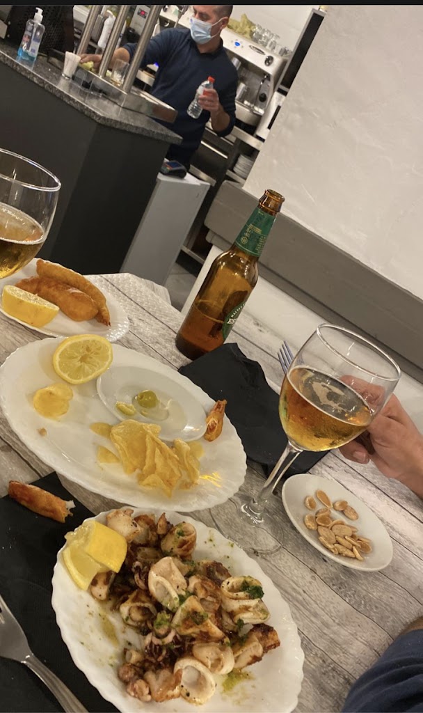 Bar montoya — Comida y bebida