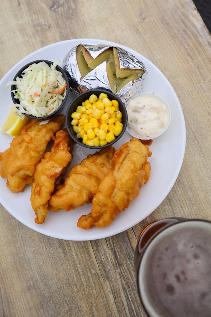  Lake House Grill & Bar