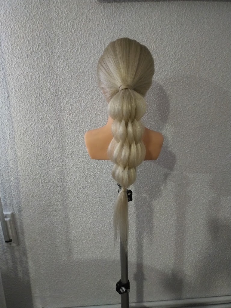 Marina peluqueria y estetica — Peinado