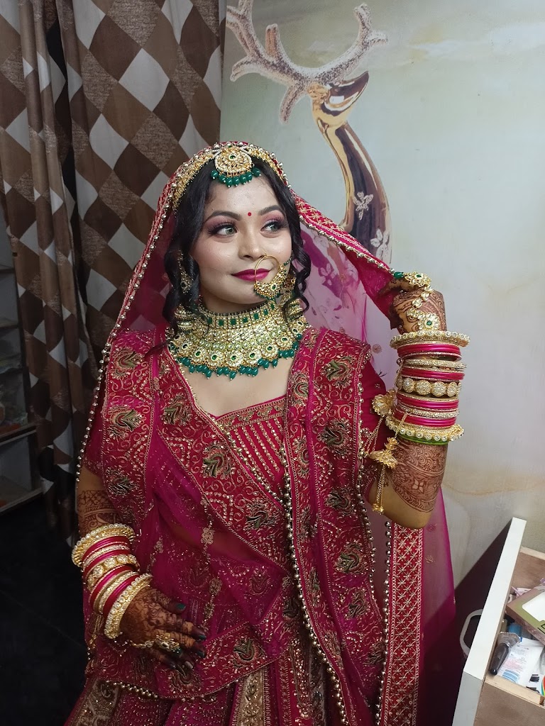 Manisha Beauty Parlour And Cosmetics