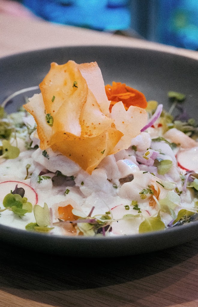 KAI JAPANESE BAR — Comida y bebida