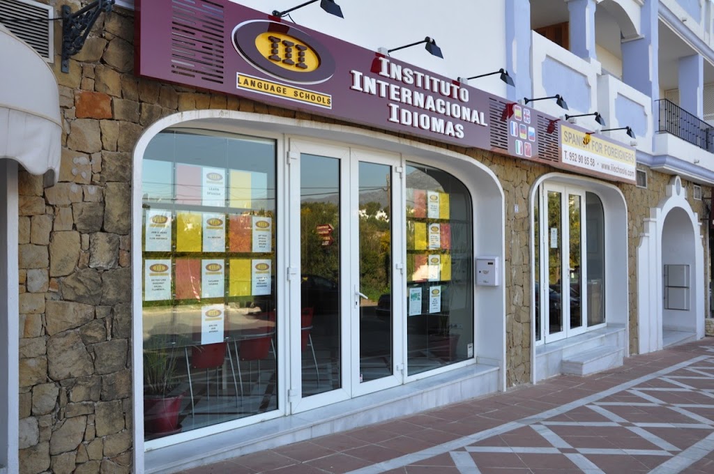 III Schools - Instituto Internacional de Idiomas | Nueva Andalucia