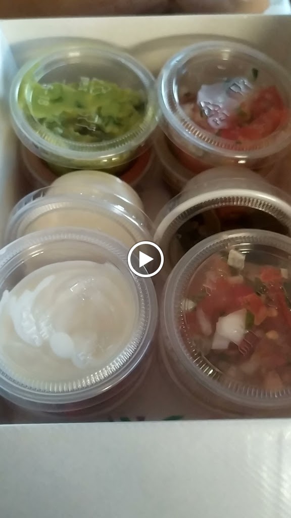 Chihuahua Tacos y Tragos La Moraleja — Videos