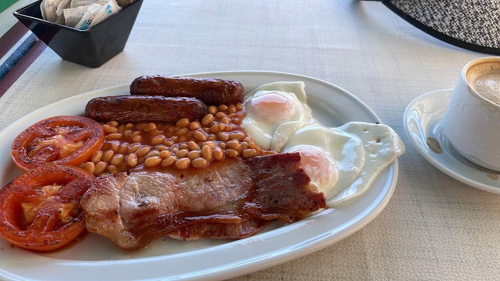 Restaurante Bernie's — Comida y bebida