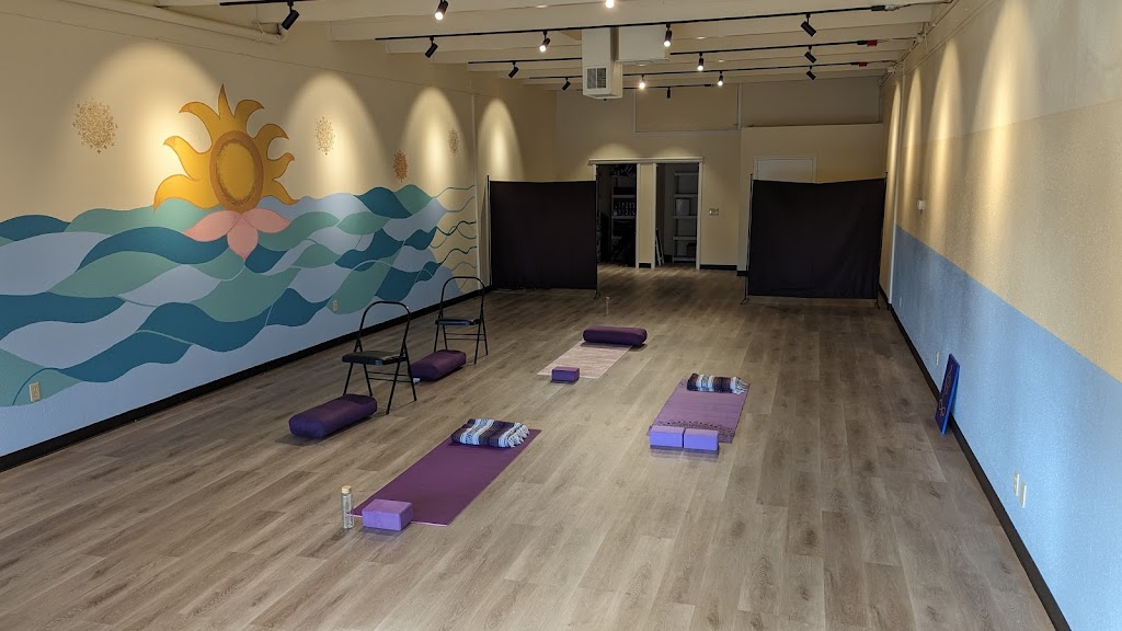  KARUNA - Yoga With Compassion