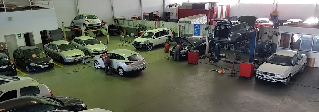 Gonzalez D A V Automoviles — Interior