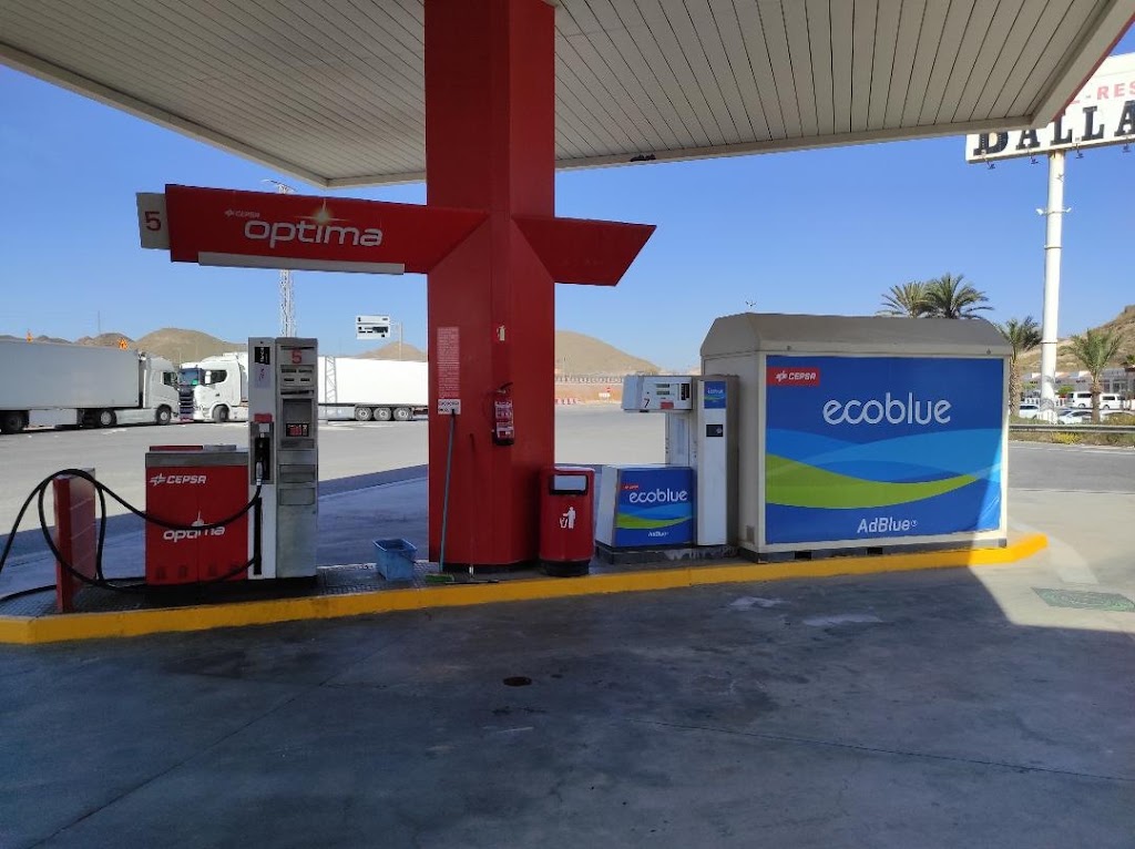Estacion de servicio Cepsa — Surtidor de combustible