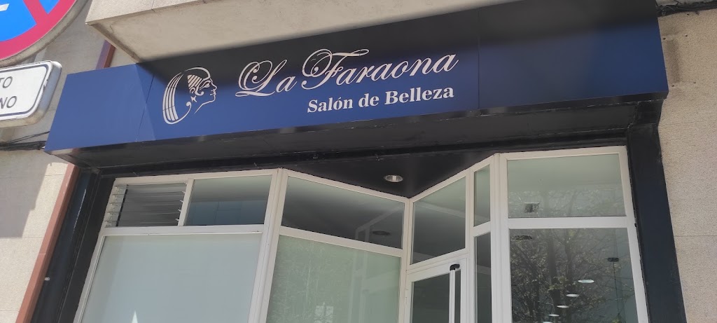 Salon de Belleza "La Faraona" — Exterior