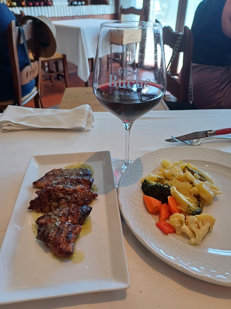 Hostal Asador El Puerto — Comida y bebida