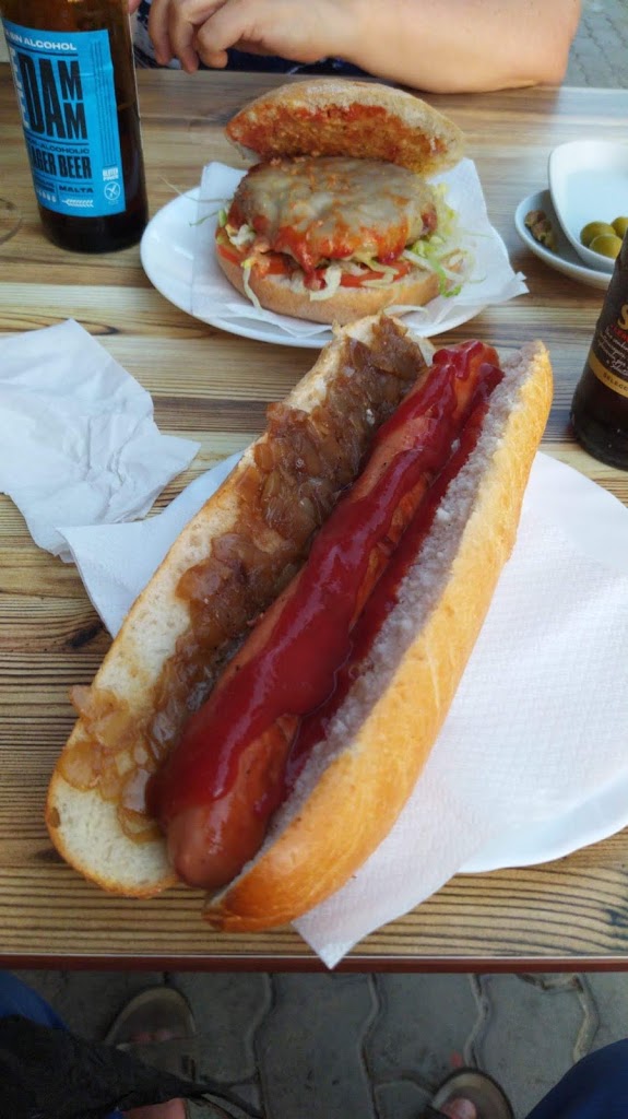 Frankfurt Palafolls — Comida y bebida