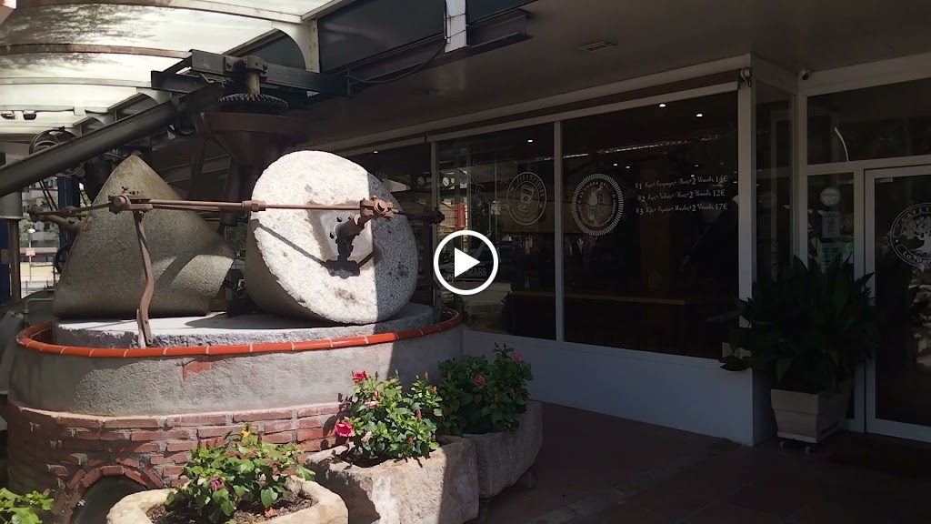 Penedes Cafeteria Restaurante — Videos