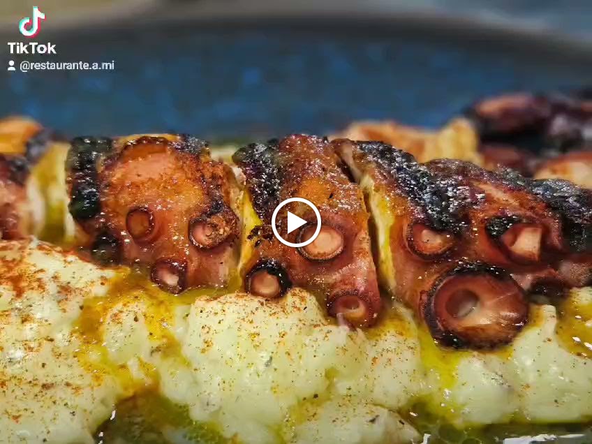 Restaurante A Mi Manera — Videos
