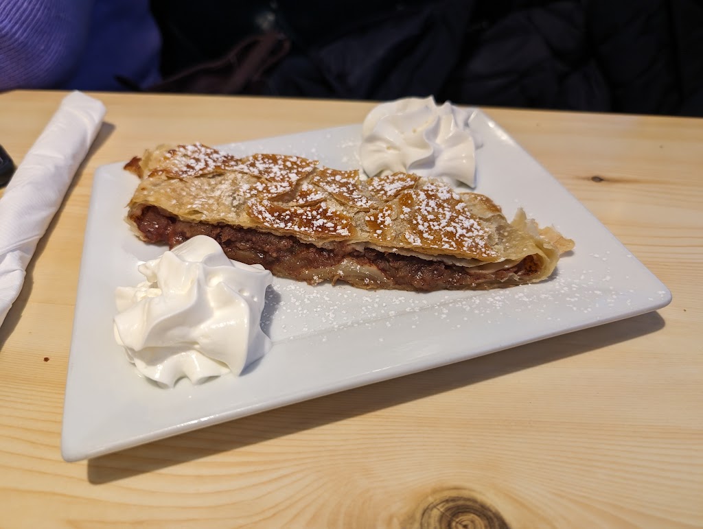 Apple strudel