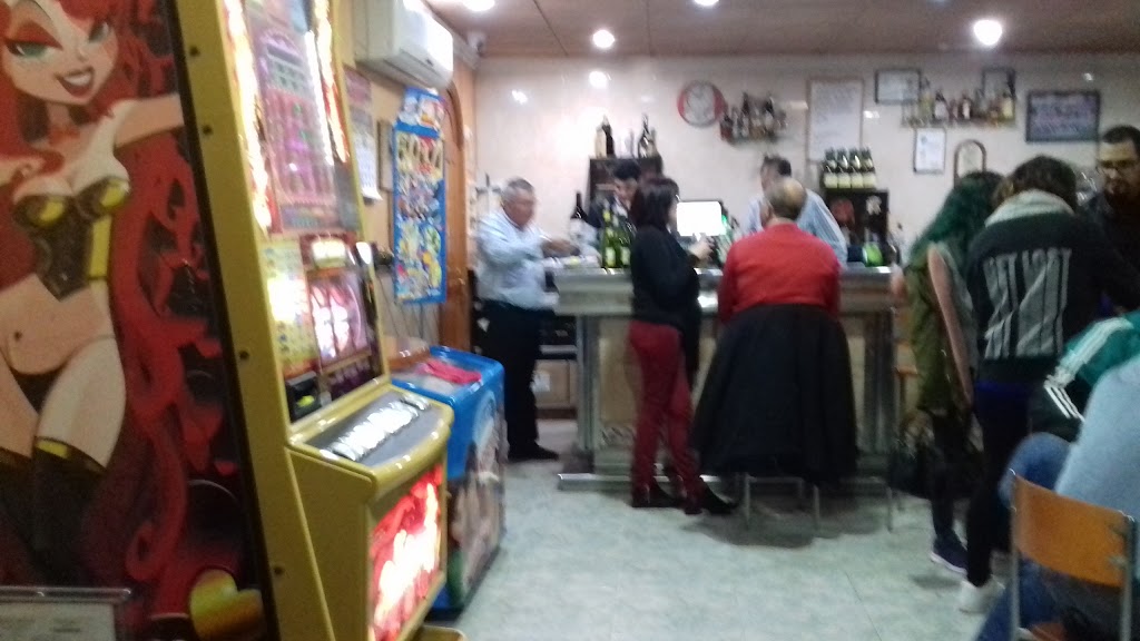 Cafeteria - Cerveceria LOYMAR — Ambiente