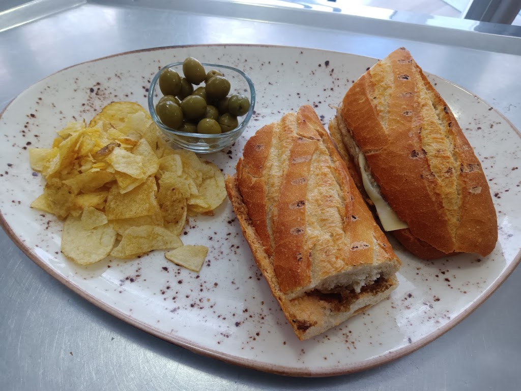 DM bars — Comida y bebida
