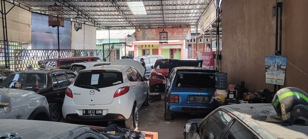 BENGKEL MOBIL ARIF