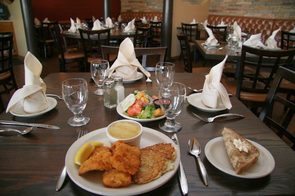  Michael's On The Lake