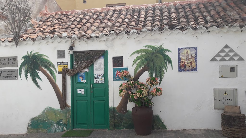 Bar Silencio Casa Flora mini market & Bochinche