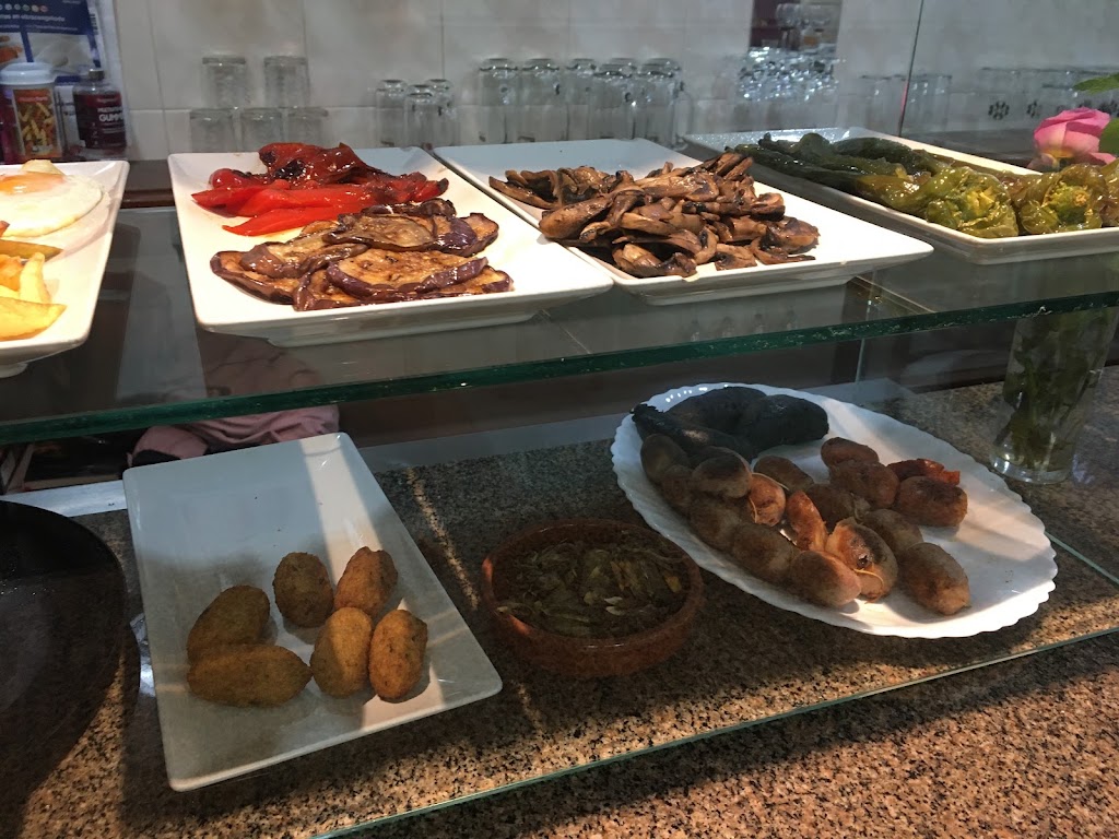 El tapeo — Comida y bebida
