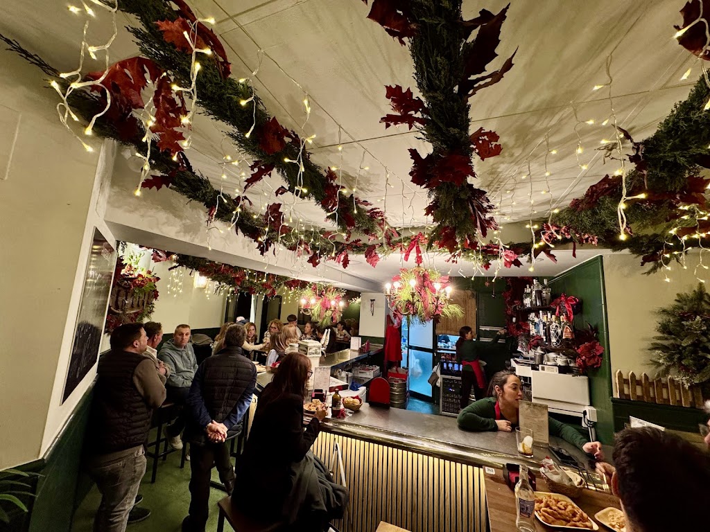 Taberna Pelos Tiesos — Ambiente