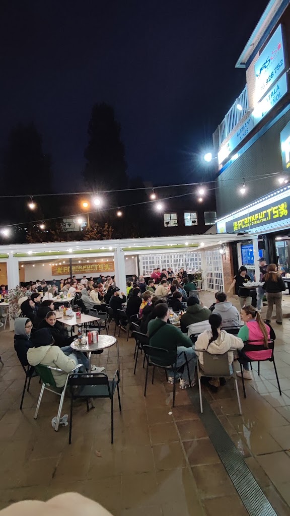 Frankfurt Hessen Cerdanyola — Ambiente