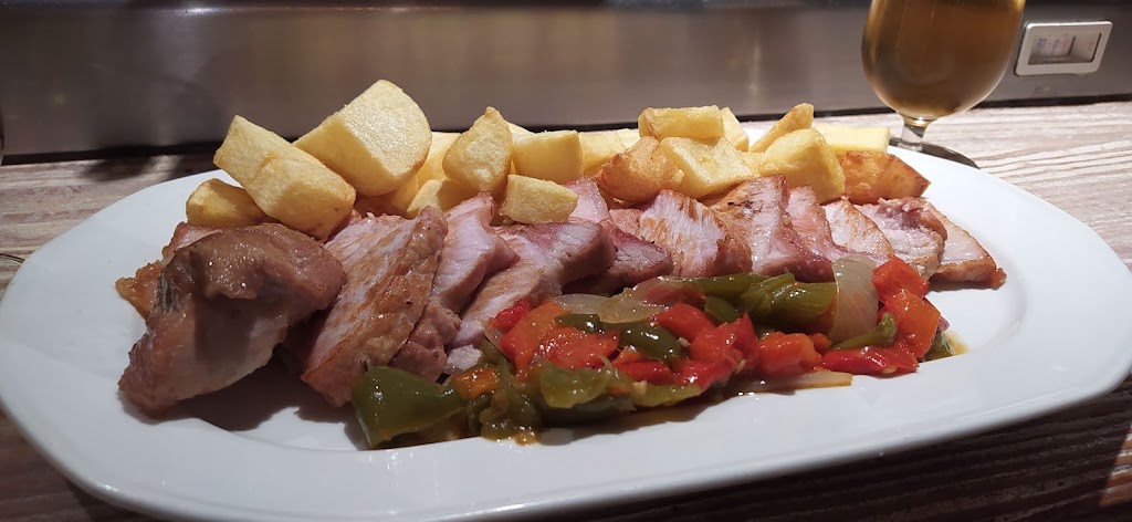 Cerveceria Baviera — Comida y bebida