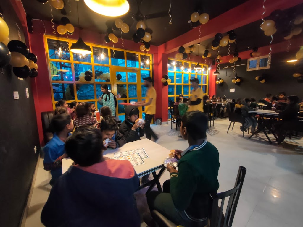 Engineer Pizza Cafe
