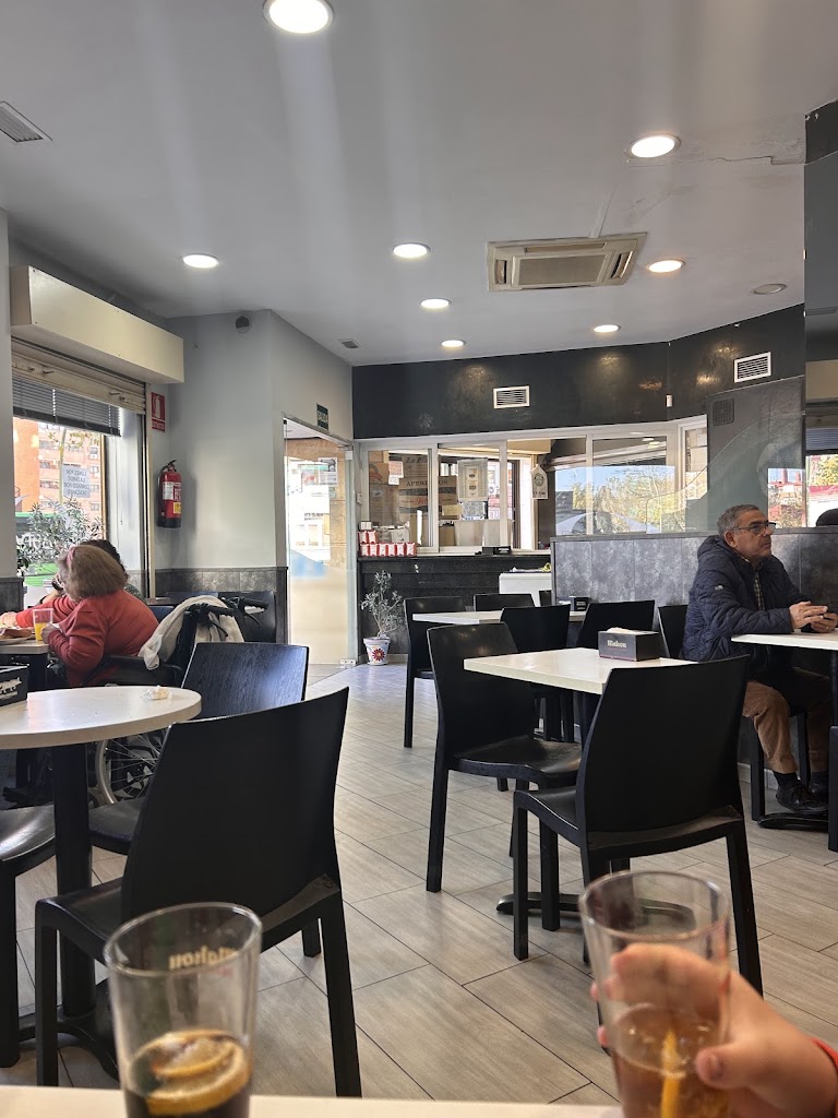Cafeteria Eduardo's — Ambiente