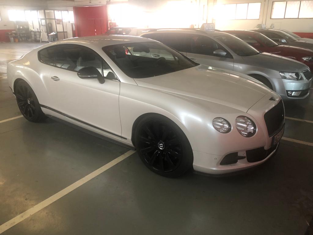 Golden cars Taller