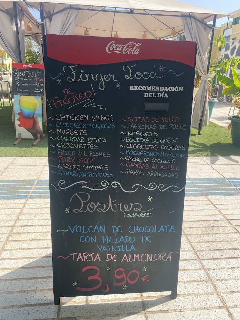 Tropicalife Poolbar & Restaurant (Bar Las Olas) — Del propietario