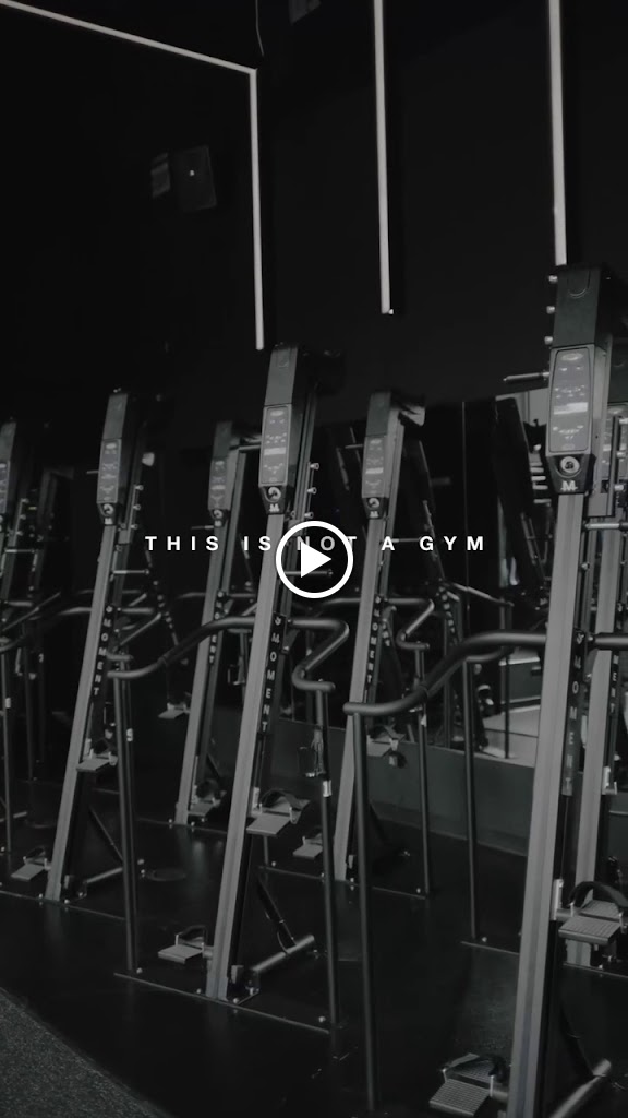  TRAIN MOMENT (West Loop)